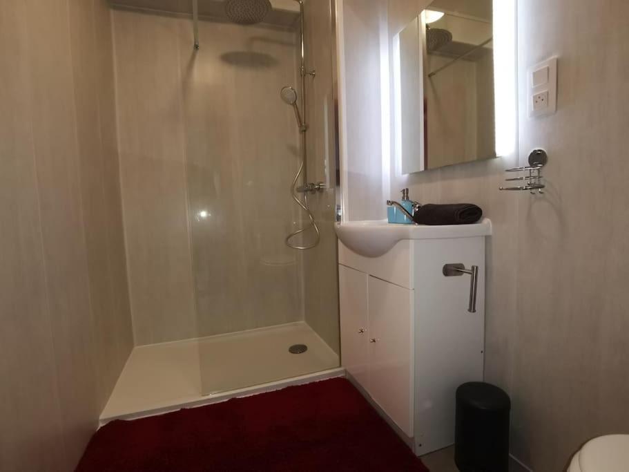 Appartement N1 F2 40M2 Avec Petit Jardin à Hérouville-Saint-Clair Extérieur photo