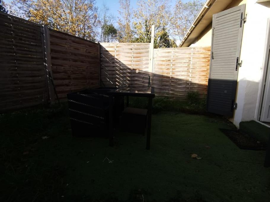Appartement N1 F2 40M2 Avec Petit Jardin à Hérouville-Saint-Clair Extérieur photo