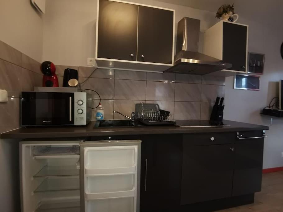 Appartement N1 F2 40M2 Avec Petit Jardin à Hérouville-Saint-Clair Extérieur photo